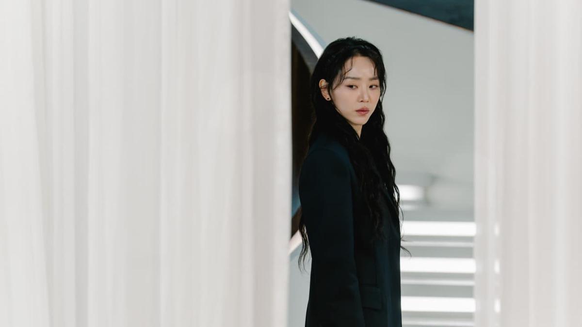 The Art of Sarah: Saat Kehidupan Mewah Ternyata Hanya Sebuah Tipuan