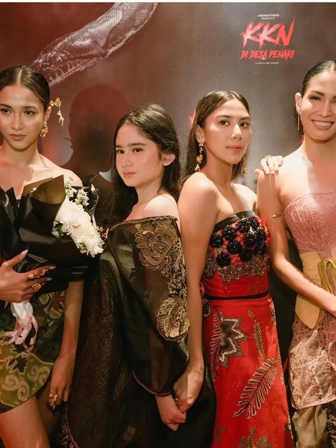 Bersama Dul Jaelani, Ini 7 Potret Tissa Biani dalam Gala Premier KKN di Desa Penari