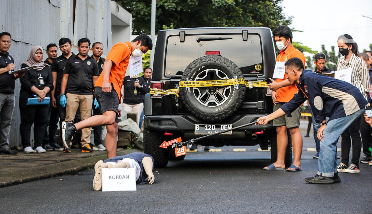 The police are carrying out a reconstruction of the abuse case of Mario Dandy Satriyo against Cristalino David Ozora