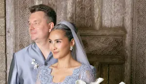 Maudy Koesnaedi dan Suami Rayakan 25 Tahun Pernikahan, Foto Manis Bareng Sang Anak