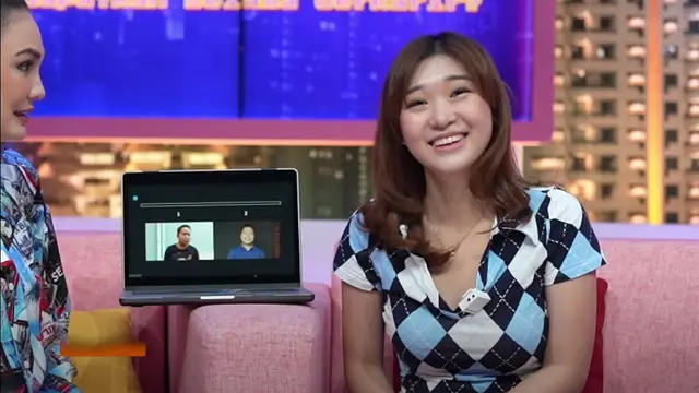 Luna Maya dan Livy Renata bertemu untuk pertama kali. (YouTube Luna Maya)