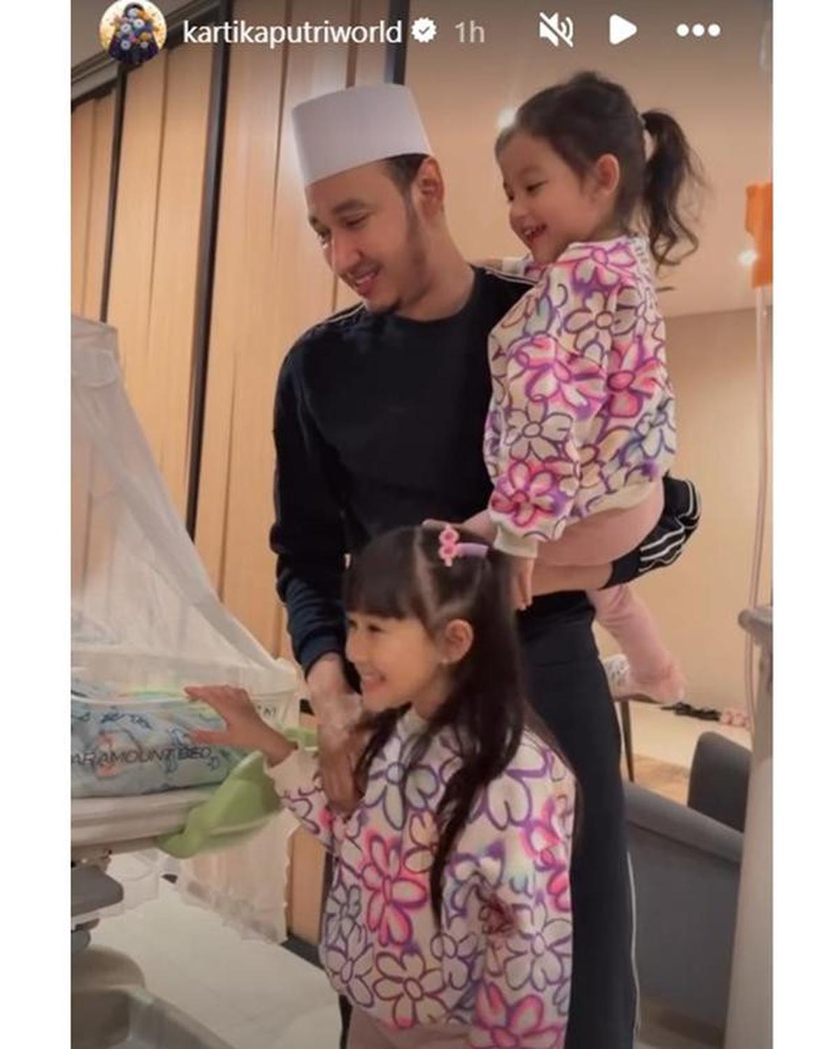 6 Momen Bahagia Kartika Putri Melahirkan Anak Ketiga, Diberi Nama Muhammad Ali