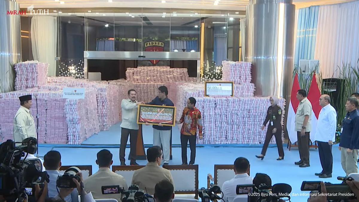 Prabowo Pamerkan Tumpukan Duit Hasil Korupsi Senilai Rp6 Triliun Lebih