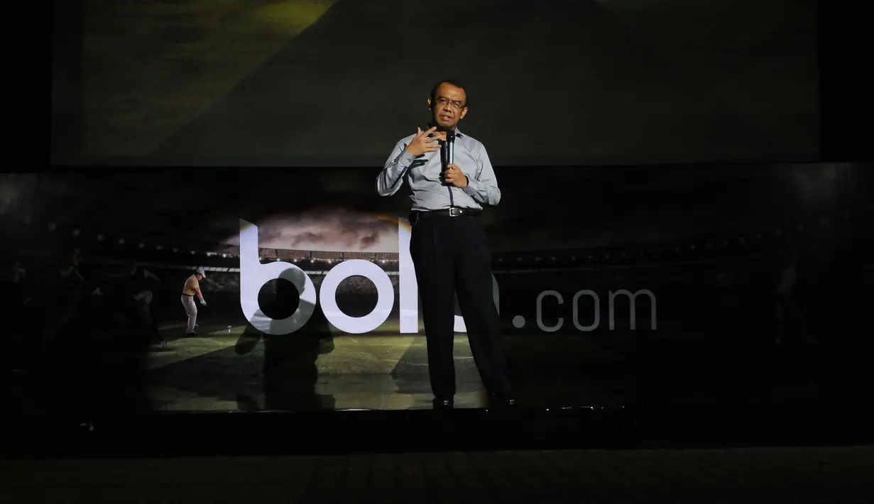 Deputi V Bidang Harmonisasi dan Kemitraan Kemenpora, Gatot S Dewa Broto memberikan sambutan saat peluncuran portal berita olahraga online Bola.com di Jakarta, Selasa (28/4/2015). (Liputan6.com/Helmi Fithriansyah)
