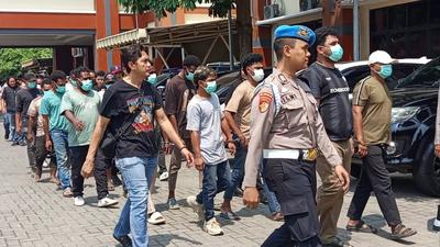 Terungkap Bayaran Debt Collector yang Acak-acak Desa Jepang