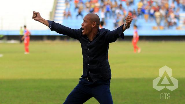 Debut Melatih, Nova Arianto Bikin Madiun Putra Pesta 6 Gol