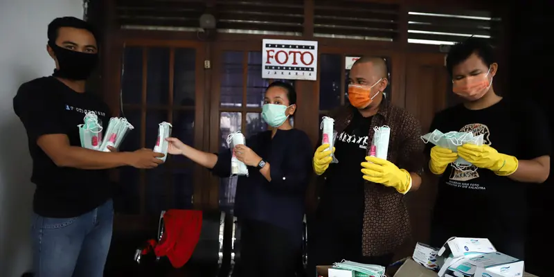 PFI Bagikan 1.000 Masker untuk Jurnalis Foto