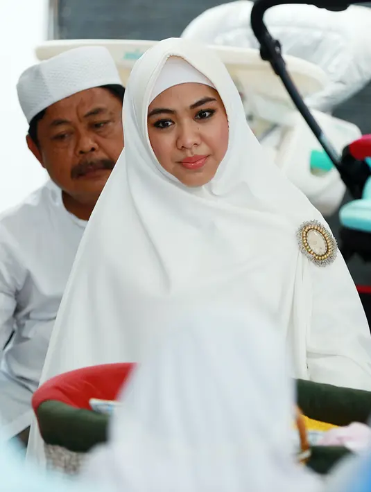 Foto profil Oki Setiana Dewi (Deki Prayoga/bintang.com)