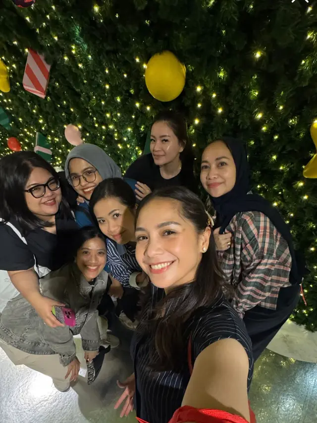 Potret Nagita Slavina di Bangkok (credit: https://www.instagram.com/raffinagita1717/)