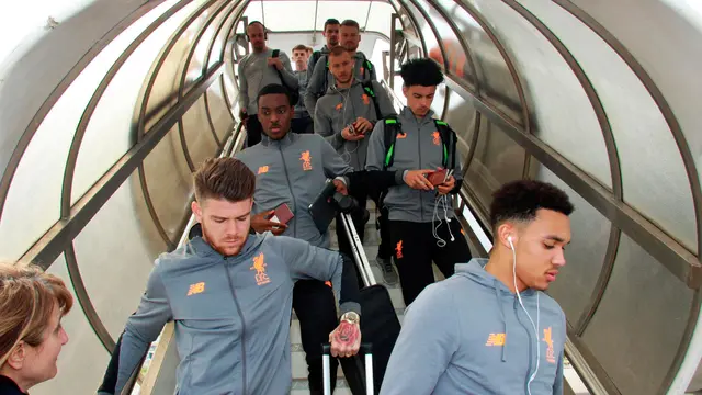 Latihan Santai Pemain Liverpool Jelang Hadapi AS Roma
