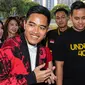 Sementara Airlangga Hartarto menunggunya di ruang pertemuan yang telah lebih awal tiba di Gedung DPP Golkar. (Liputan6.com/Angga Yuniar)