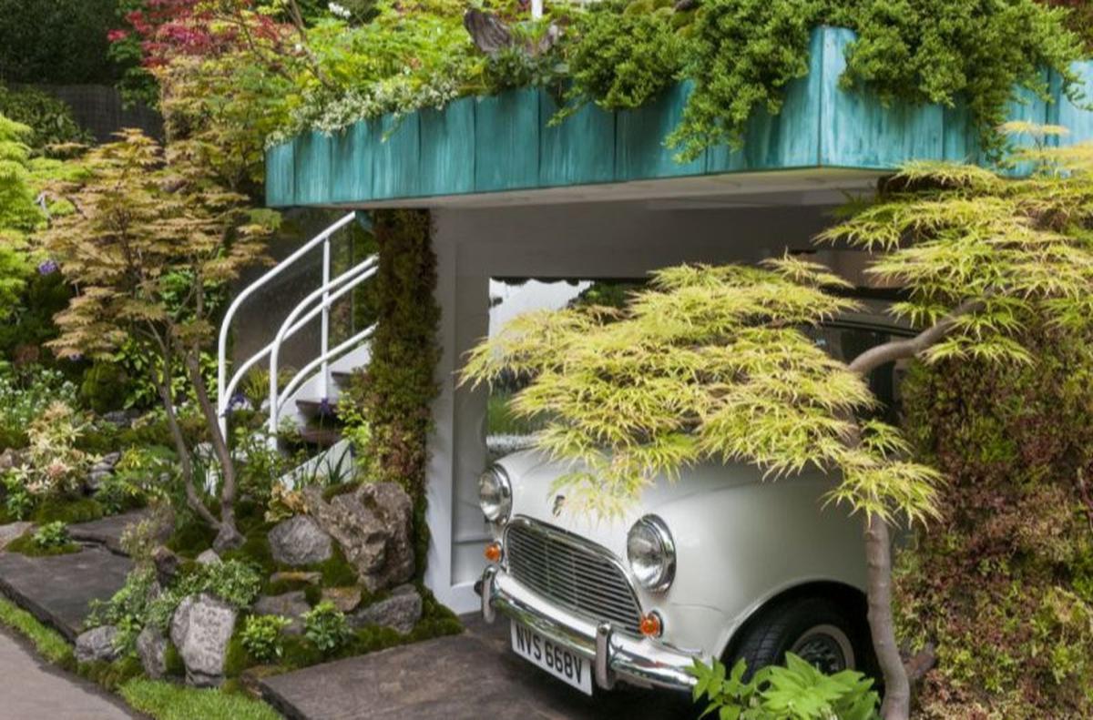 Single-car garage