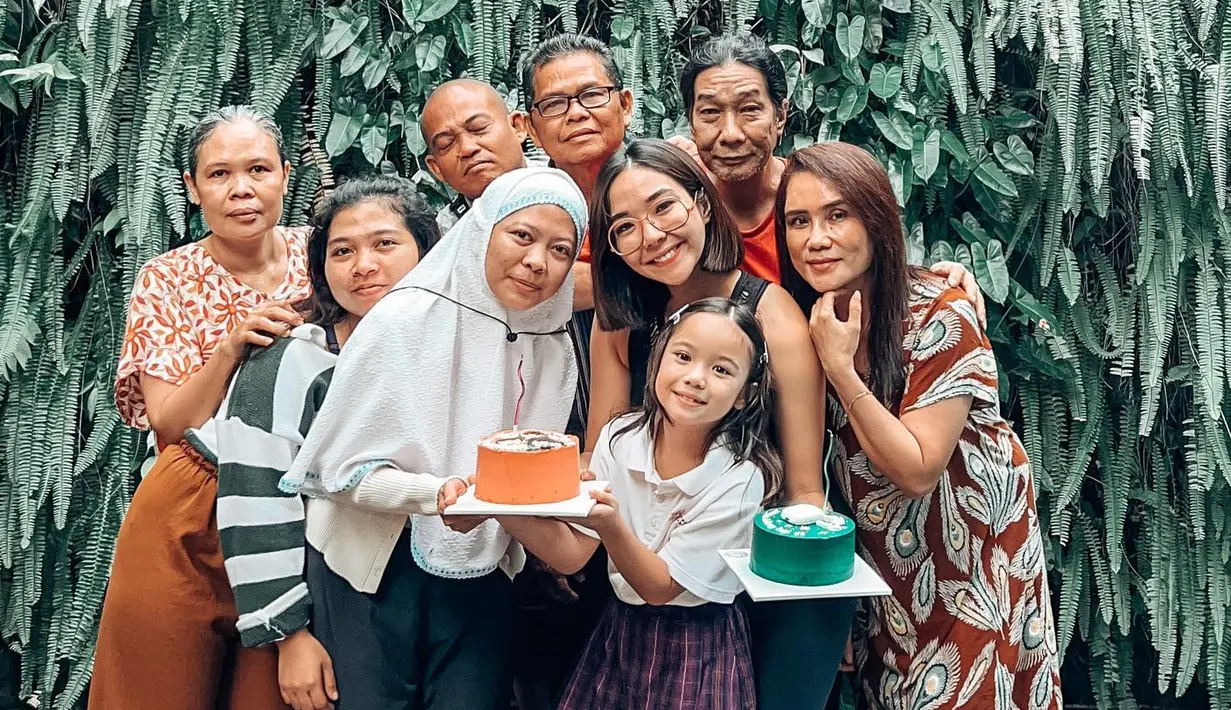 <p>Gisel juga mendapat surprise di pagi hari dari sang buah hati, Gempi, serta orang-orang terdekatnya. (Foto: Instagram/ gisel_la)</p>