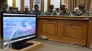 Ketujuh Penyidik Pegawai Negeri Sipil (PPNS) Kementrian Lingkungan Hidup dan Kehuanan (KLHK) yang disandera hadir saat Jumpa Pers di Jakarta, Selasa (6/9). (Liputan6.com/Johan Tallo)