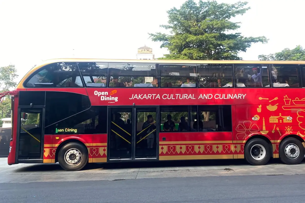 Uji Coba Bus Open Dining Jakarta Cultural and Culinary