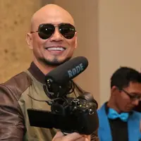 Memproduseri film anak-anak membuat ke khawatiran tersendiri untuk Deddy Corbuzier dalam menghadapi persaingan film yang berkualifikasi dewasa.