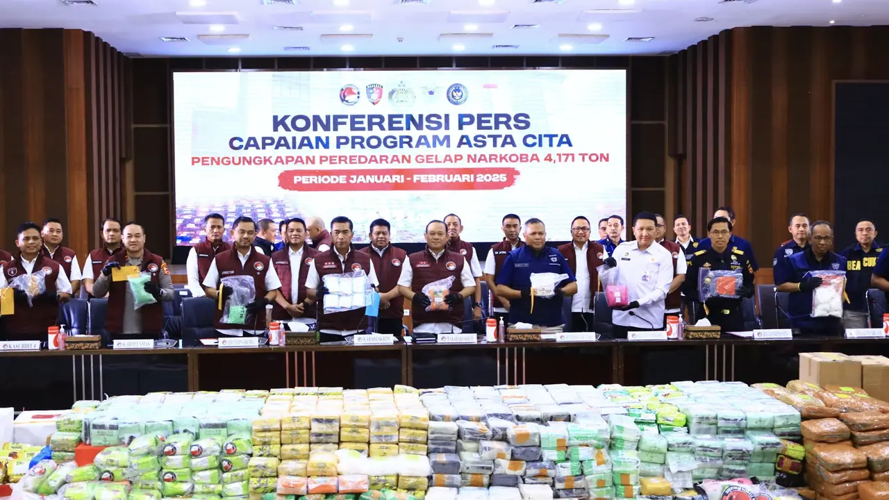 Konferensi pers capaian program asta cita pengungkapan peredaran gelap narkotika 4,171 ton periode Januari - Februari 2025.