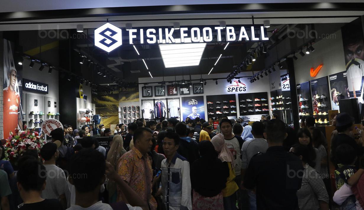 Foto Evan Dimas Dan Irfan Bachdim Jadi Magnet Pengunjung Mall Page 1 Indonesia Bola Com