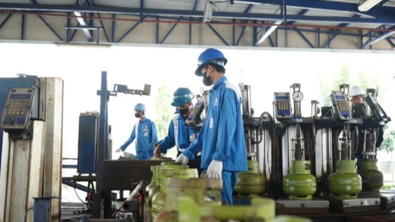 Pemerintah Alihkan Pasokan LPG Industri untuk Gas Melon Subsidi, Apa Penggantinya?