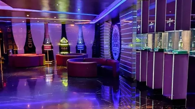 Sejarah Diskotek Golden Crown di Plaza Glodok yang Ikut Terbakar. (Dok: IG https://www.instagram.com/goldencrown3333?igsh=ZXF2ZW16a21pOWNi)
