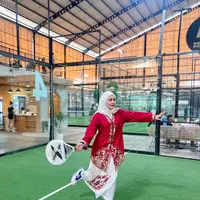 8 Inspirasi Outfit Hari Kemerdekaan ala Juliana Moechtar, Padukan Nuansa Tradisi dan Gaya Modern