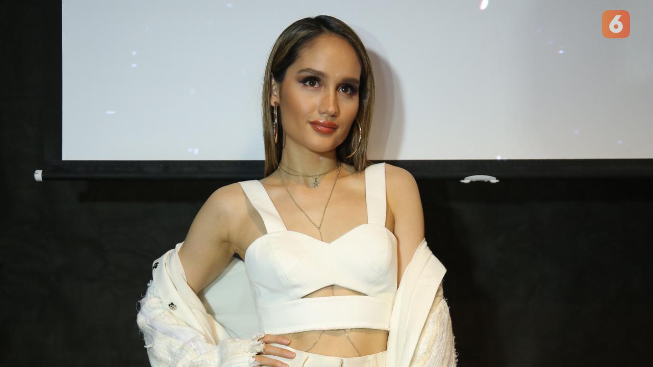 [Fimela] Cinta Laura