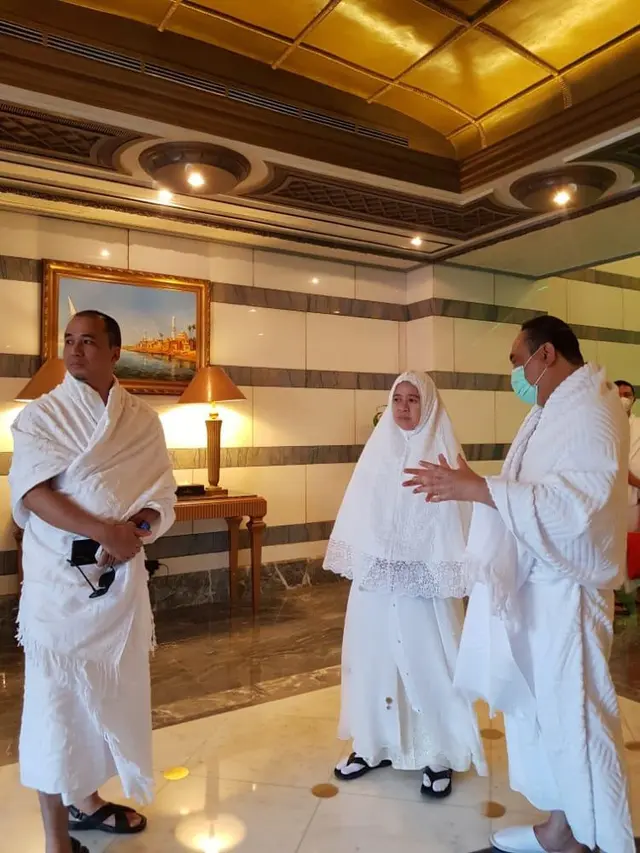 Wakil Ketua DMI Syafruddin yang merupakan orang dekat Jusuf Kalla atau JK menunaikan ibadah umrah bersama Ketua DPR Puan Maharani. (Foto: Istimewa)