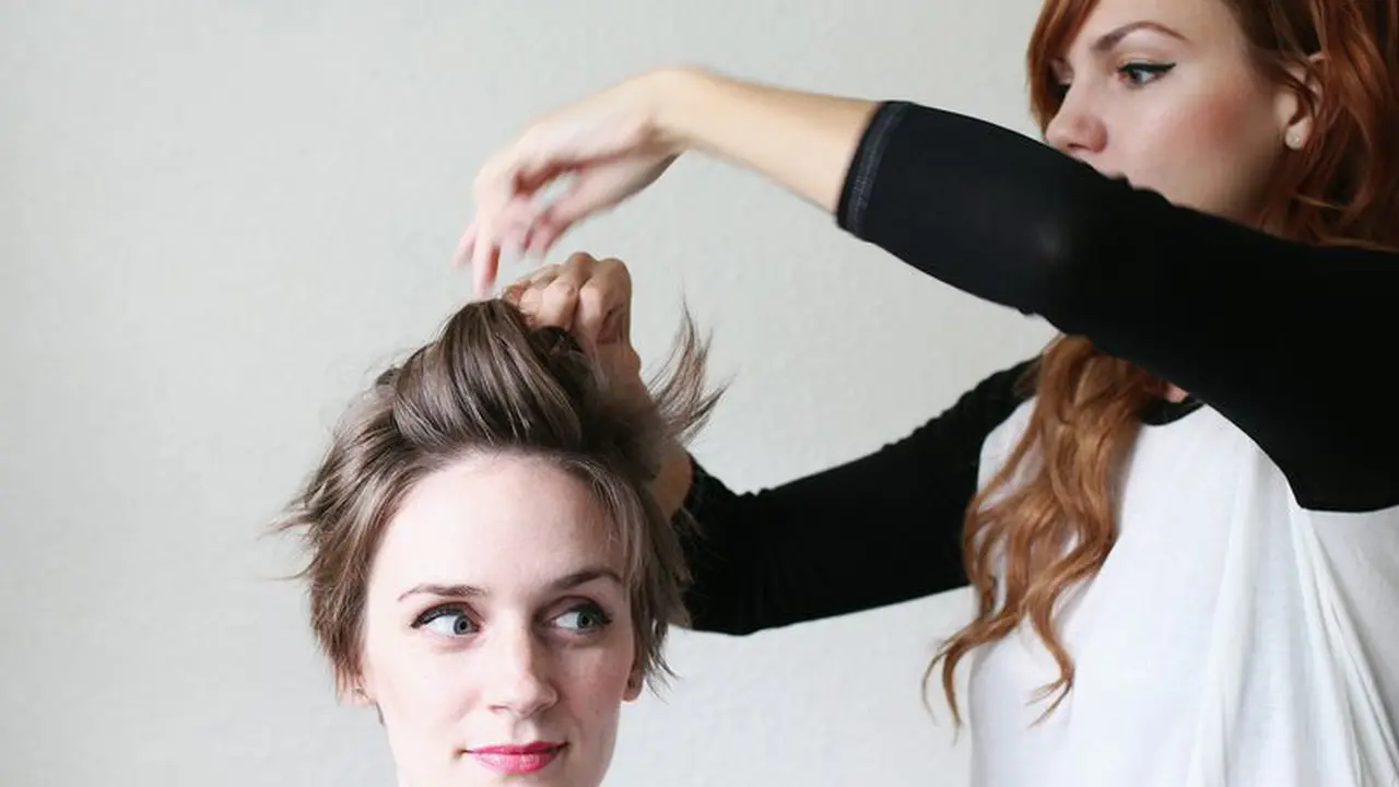 [Bintang] 3 Tatanan Cantik Rambut Super Pendek
