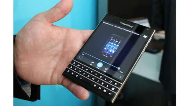 BlackBerry Passport (cnet.com)