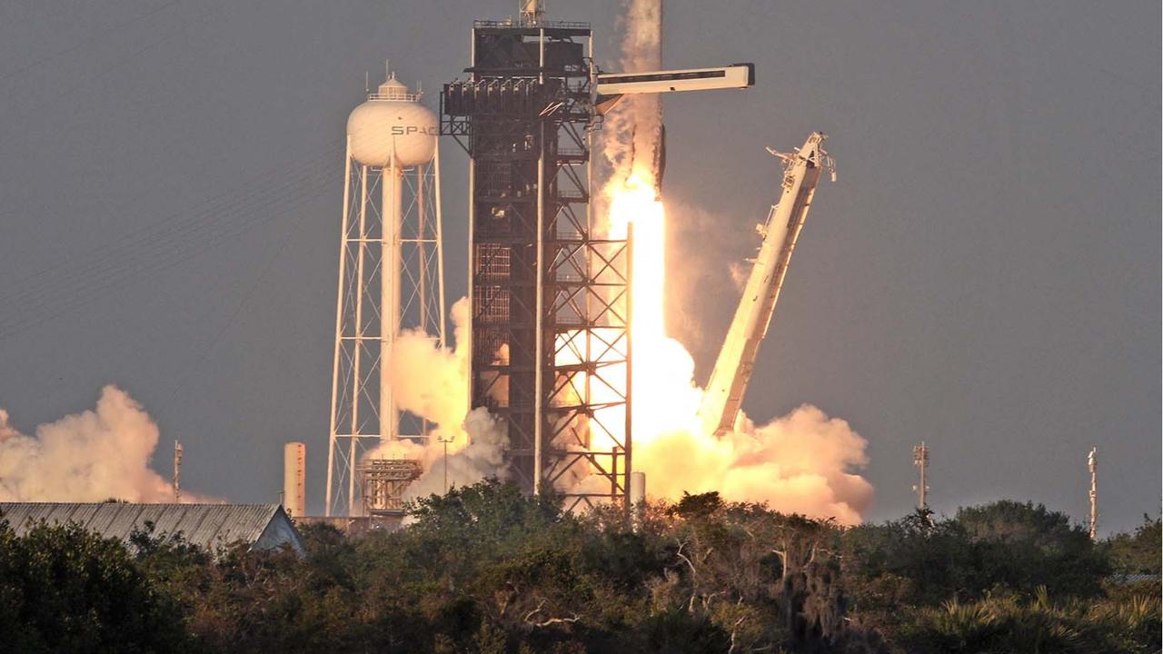 FOTO:  Misi Penyelamatan SpaceX  Falcon 9 untuk Menjemput Astronot NASA yang Terjebak
