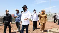 Ketua DPD RI bersama rombongan saat mengunjungi cagar budaya Fort Marlborough di Kota Bengkulu, Sabtu (10/4/2021).