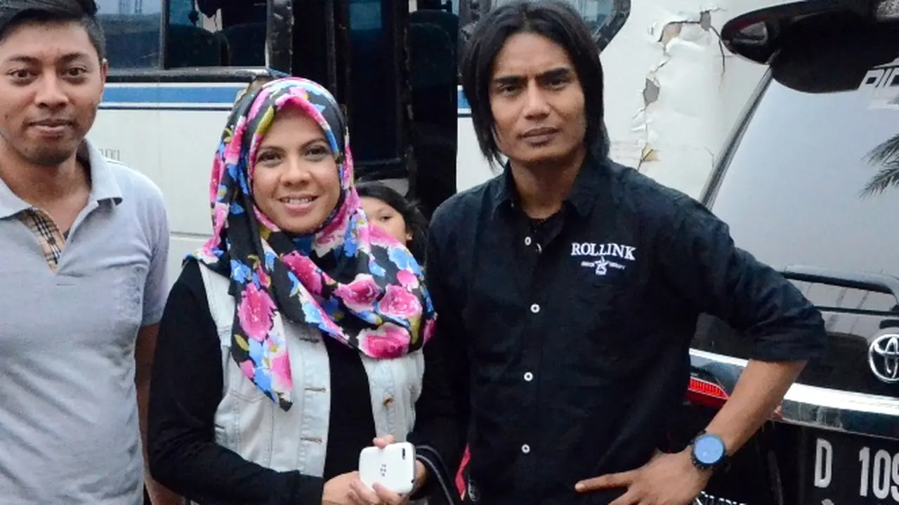 Charly Setia Band Duet Maut dengan Devia Sherly
