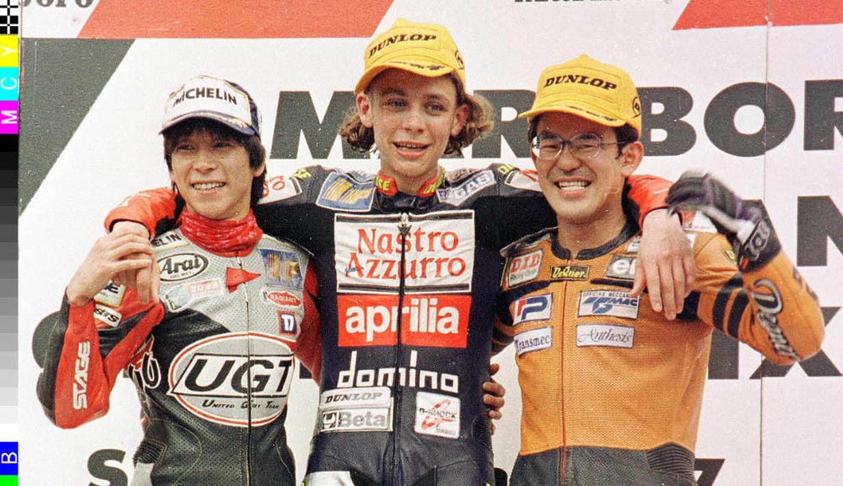 Sepanjang kariernya, pembalap eksentrik ini telah membukukan 9 gelar juara dunia, sekali di kelas 125cc pada tahun 1997, sekali di kelas 250cc (1999), dan tujuh kali juara MotoGP (2001, 2002, 2003, 2004, 2005, 2008 dan 2009). (AFP/KAmarul Akhir)