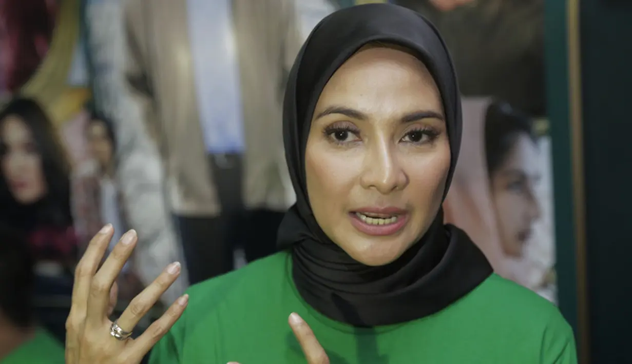 Maudy memang sengaja merubah penampilannya di bulan Ramadan kali ini. Ini merupakan tahun keduanya mengenakan hijab di bulan Ramadan. (Kapanlagi.com/Muhammad Akrom Sukarya)