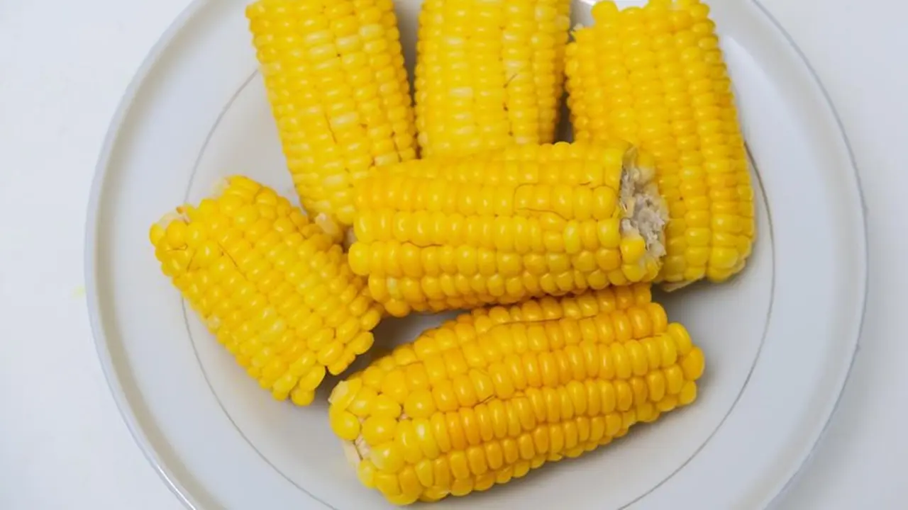 Cara Memasak Jagung Rebus yang Penuh Rasa Manis dan Empuk