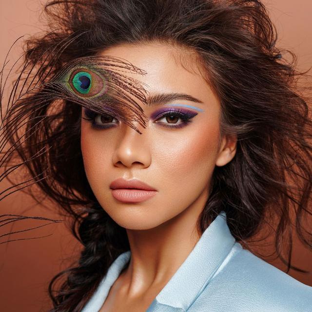Tampil Beda, Ini 6 Pemotretan Angela Gilsha yang Makeup dan Gaya Rambutnya Curi Perhatian
