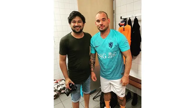 Baru 2 Minggu Pensiun, Ini 6 Potret Terbaru Wesley Sneijder yang Bikin Pangling