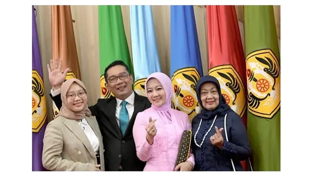 6 Potret Atalia Praratya Raih Gelar Doktor, Ridwan Kamil Tulis Surat Menyentuh