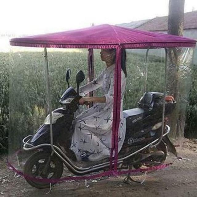 7 Desain Jas Hujan Ini Unik Banget, Bikin Melongo