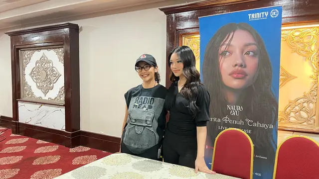 Naura Ayu dan Ava Victoria dalam syukuran Showcase "Cerita Penuh Cahaya" yang diselenggarakan di kawasan Jakarta Selatan, pada (12/8/2026). (Liputan6.com/Afradhiya N.R)