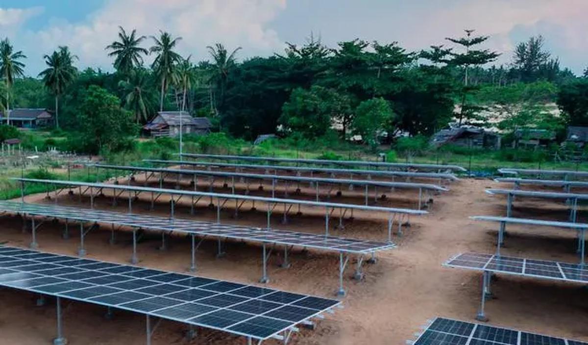 Lebih lanjut, secara kolektif, perusahaan- perusahaan tersebut diusulkan bakal memasang sekitar 11 gigawatt panel tenaga surya dan 21 gigawatt penyimpanan energi baterai di Indonesia.&nbsp;
