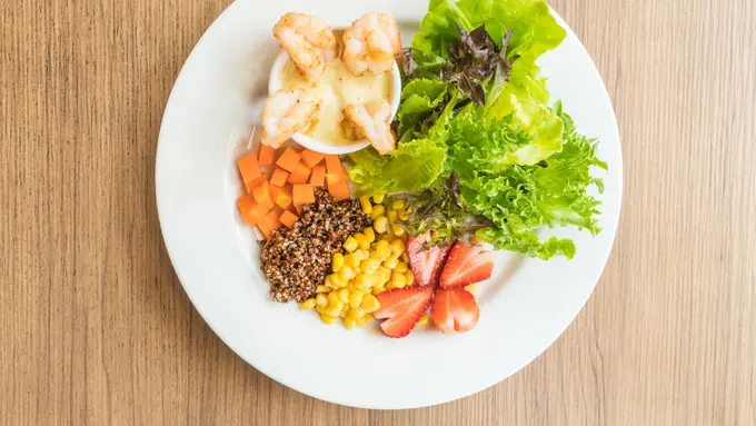 Mengenal Prinsip Colorful Plate, Rahasia Makan Seimbang dengan Tiga Warna di Setiap Piring [Dok/freepik.com]