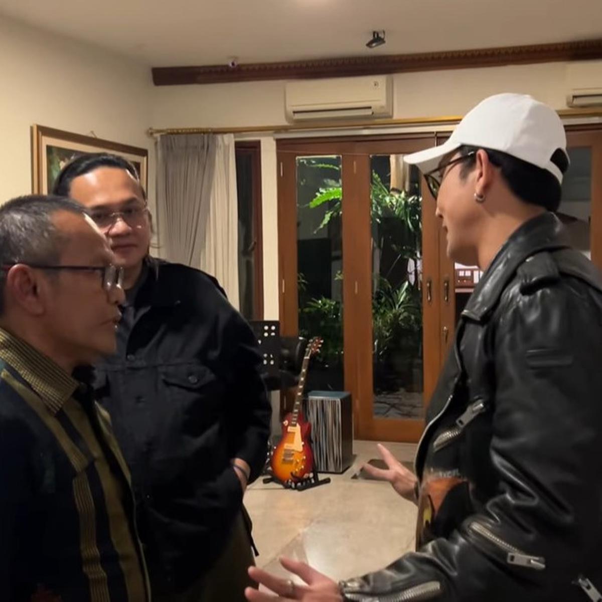 Farhat Abbas Ancam Hajar Denny Sumargo, Ganti Ditantang dan Didatangi ke Rumah Malah Tak Mau Temui