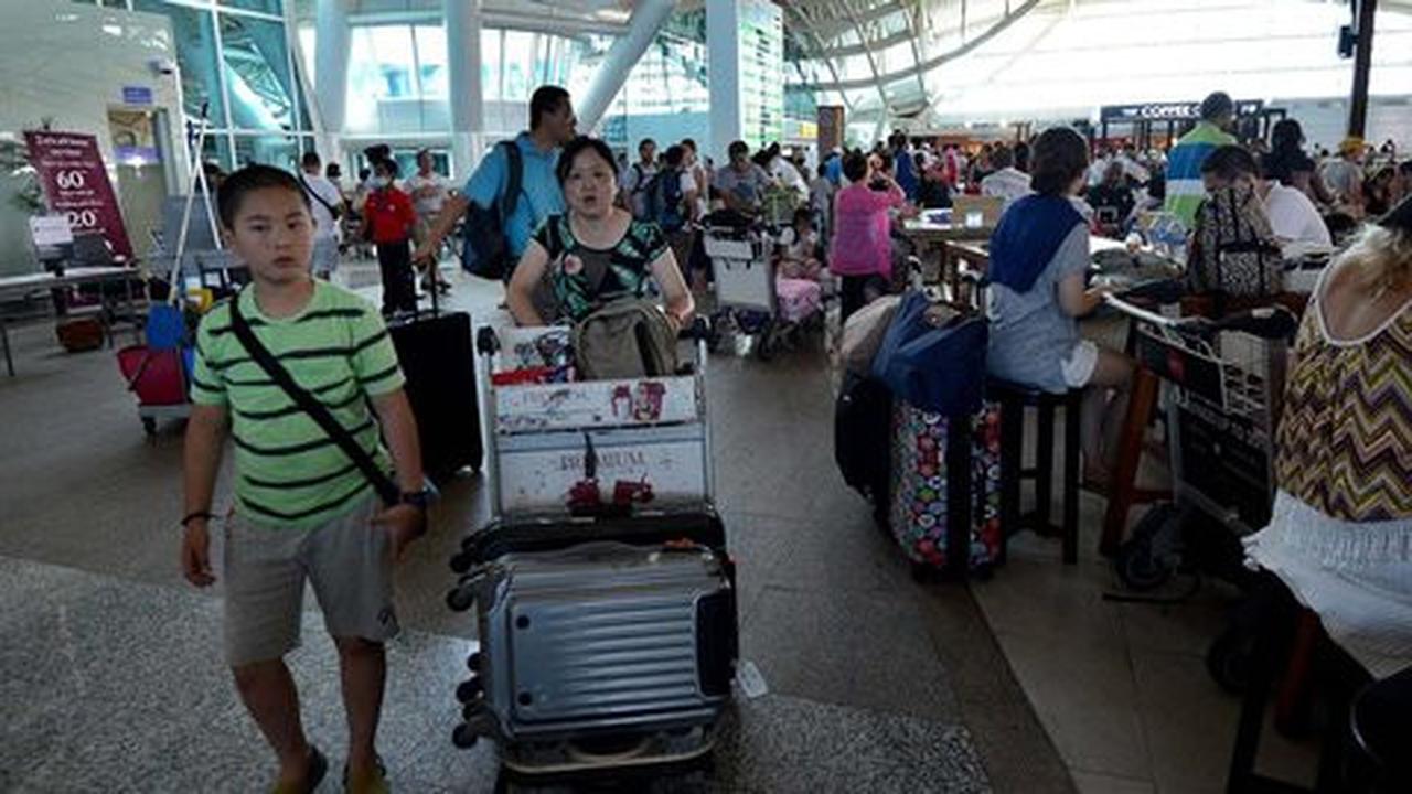 Pergerakan abu Raung berstatus aman, Ngurah Rai kembali dibuka