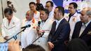 Ketua Majelis Syura PKS Sohibul Iman dan Ketua DPP Partai NasDem Willy Aditya  memberikan keterangan sebelum pertemuan tertutup di NasDem Tower, Jakarta, Jumat (3/2/2023). Pertemuan tersebut membahas langkah-langkah strategis sesama anggota koalisi perubahan. (Liputan6.com/Johan Tallo)