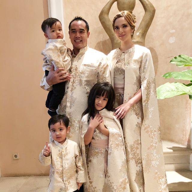 5 Momen Nia Ramadhani Dan Ardi Bakrie Kaget Oleh Komentar Anak Soal Sekolah Showbiz Liputan6 Com