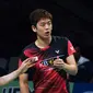 Lee Yong Dae (kanan) berbincang dengan Yoo Yeon Seong saat melawan Chai Biao/Hong Wei (Tiongkok) di final BCA Indonesia Open 2016, Jakarta, Minggu (5/6/2016). (Liputan6.com/Helmi Fithriansyah)