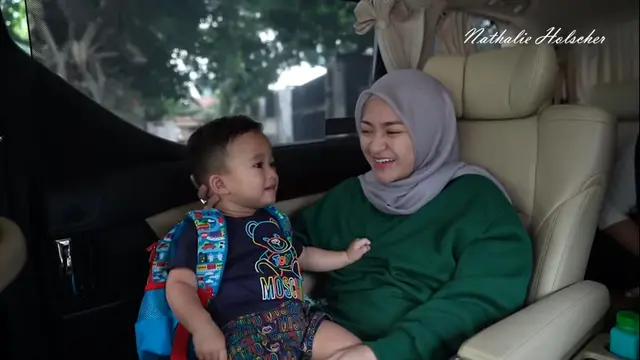Baby Adzam sekolah pertama