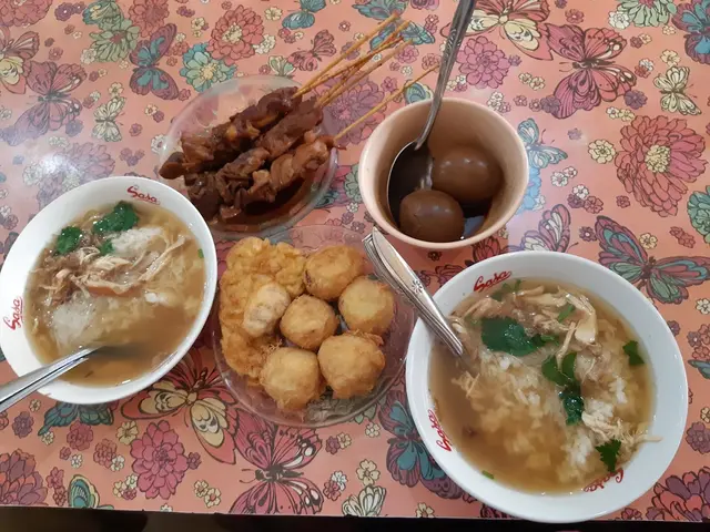 9.Rumah Makan Soto Ayam 61