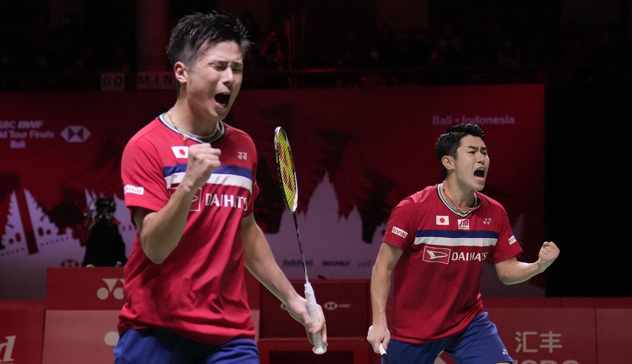 Sayang pada momen krusial, Hoki/Kobayashi unggul lagi 18-16 dan kemudian mengakhiri gim ketiga lewat kemenangan 21-17. (AP Photo/Dita Alangkara)